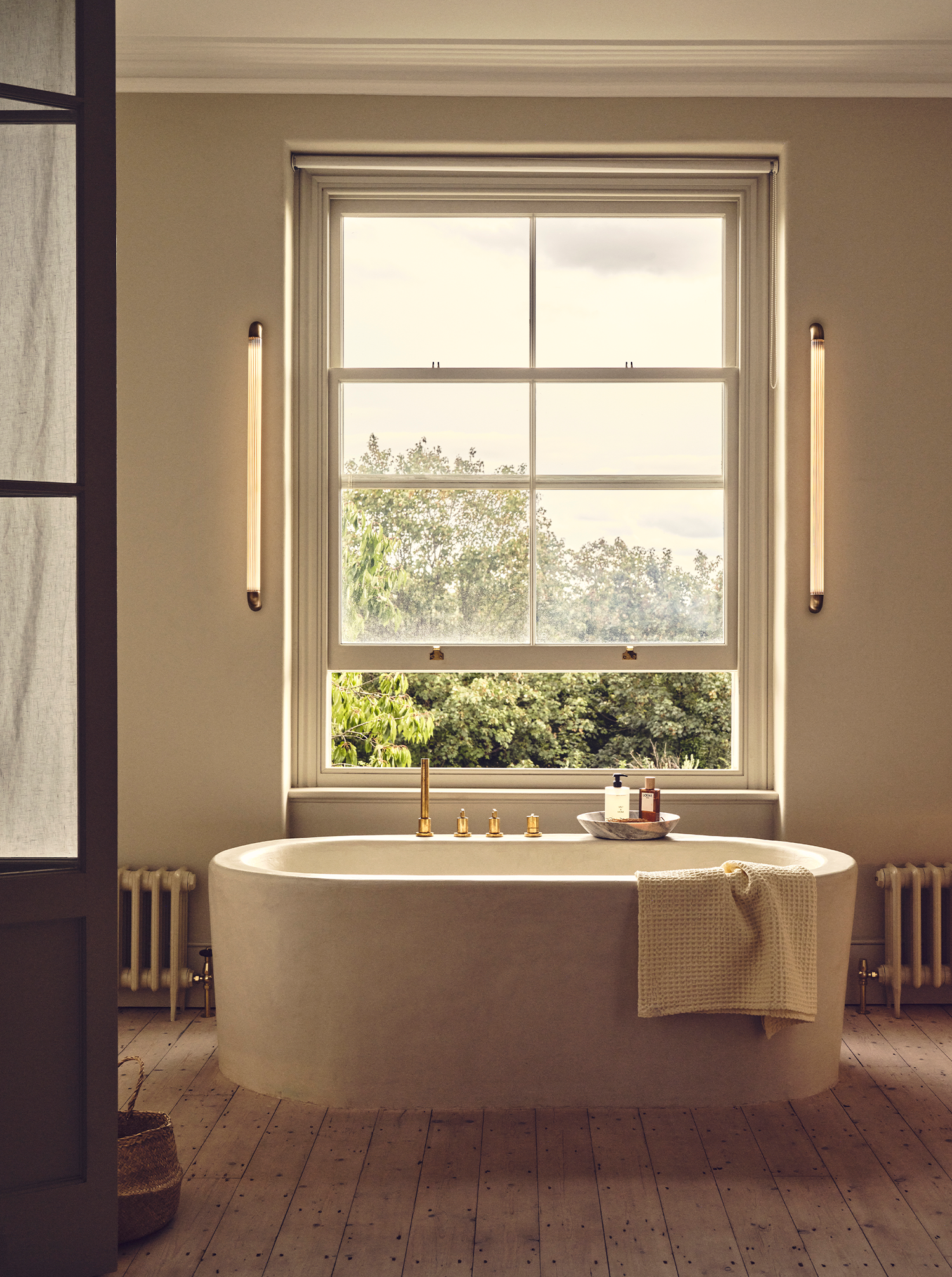 Strata 600 Wall Light