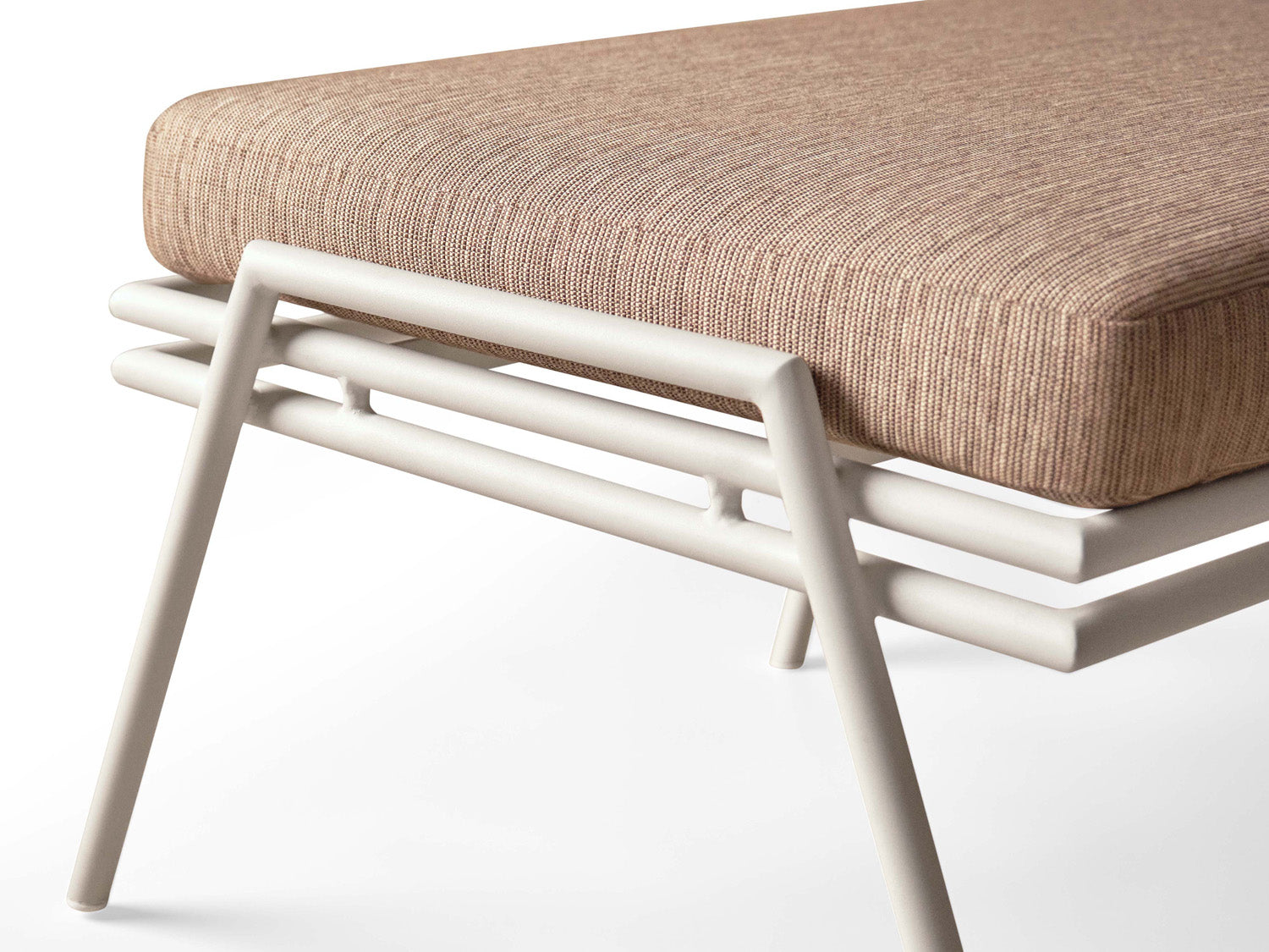 Hinterland Outdoor Chaise