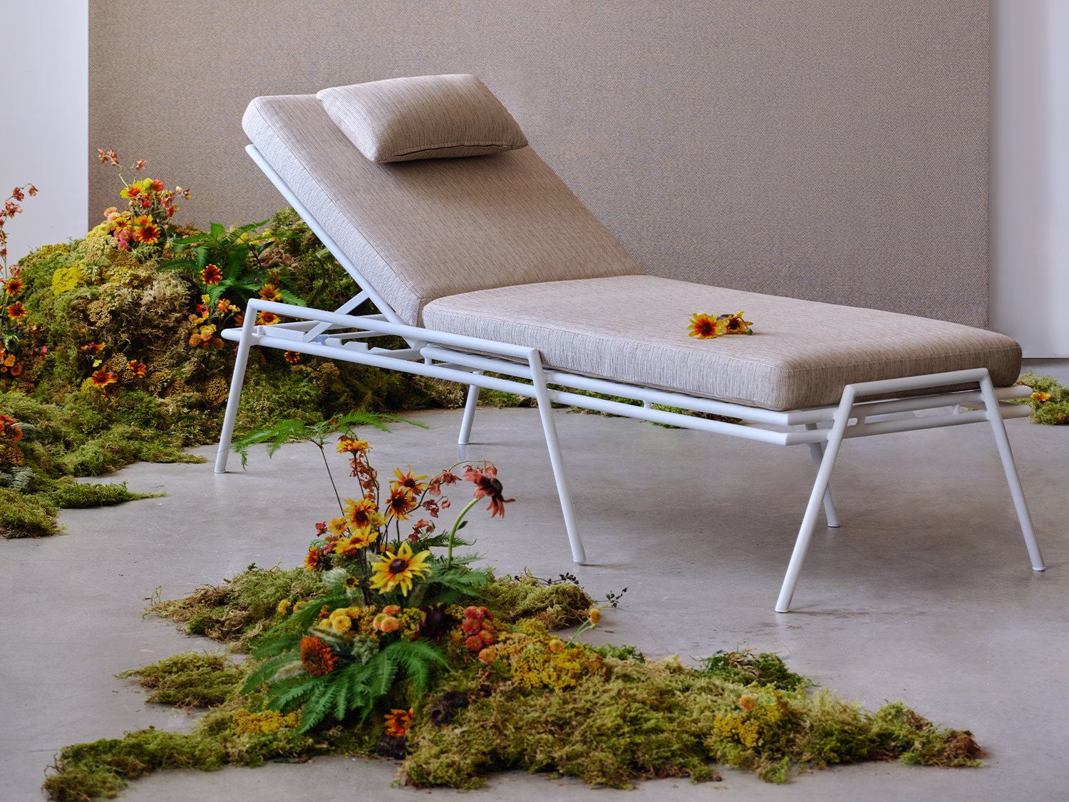 Hinterland Outdoor Chaise