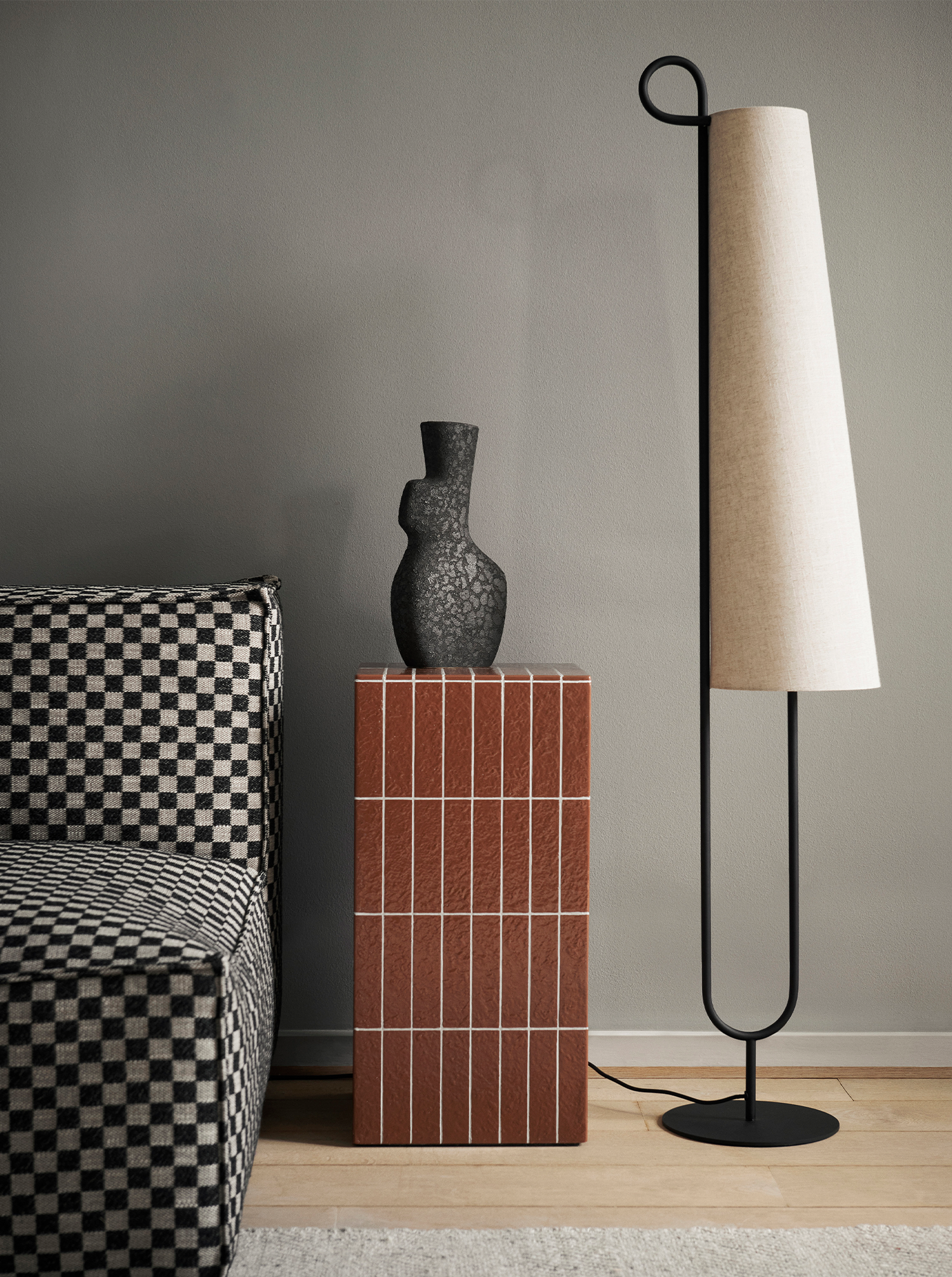 Ancora Floor Lamp - Black/Natural