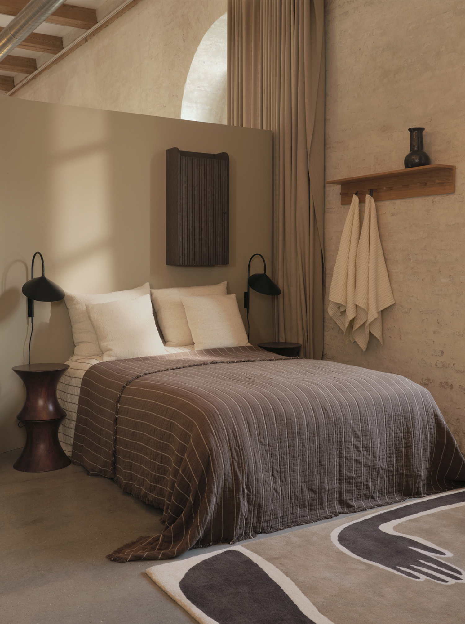 Arum Swivel Wall Lamp