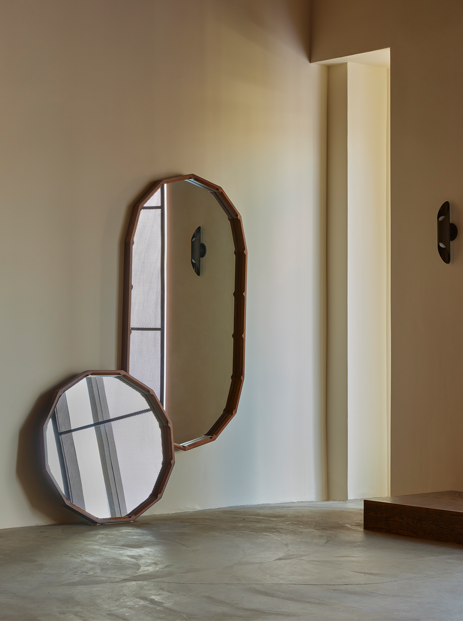 Facet Mirror - Round