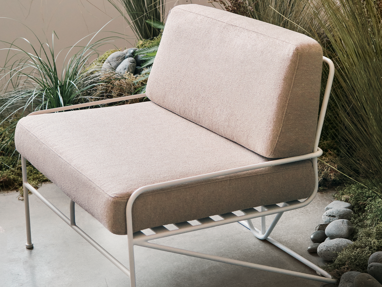 Hinterland Outdoor Lounge Chair