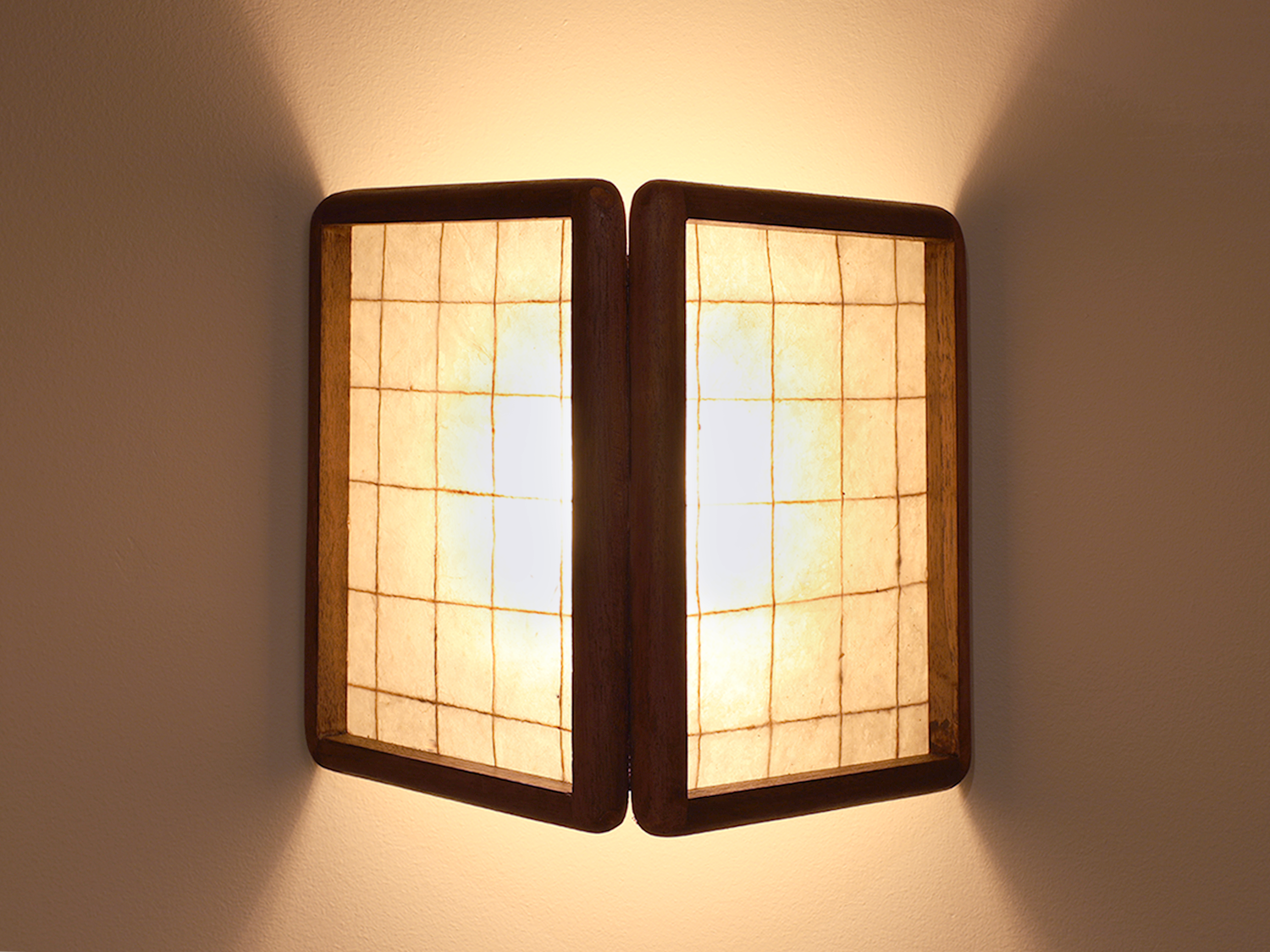 String Sconce