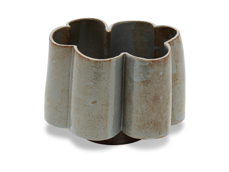 Short Scallop Vase